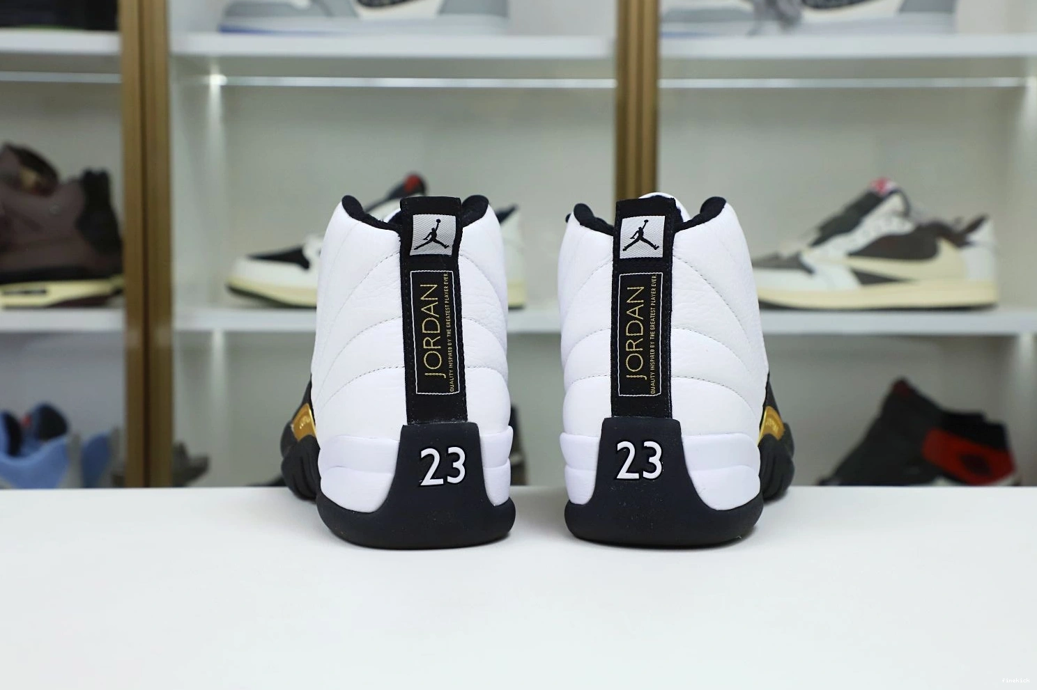 AIR RETRO 12 'ROYALTY' JORDAN 0915